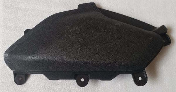 Koltuk Altı Grenaj Kapağı Sağ Plastik Parça