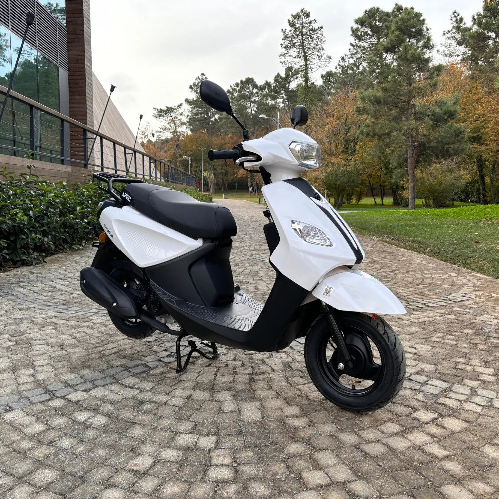 Şehir Hayatı İçin Pratik ve Ekonomik Benzinli Motosiklet